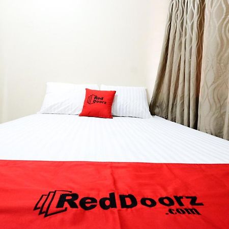 Hotel Reddoorz Near Universitas Diponegoro Semarang Exterior foto