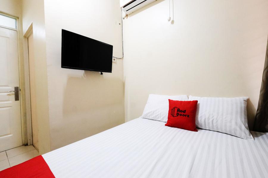 Hotel Reddoorz Near Universitas Diponegoro Semarang Exterior foto