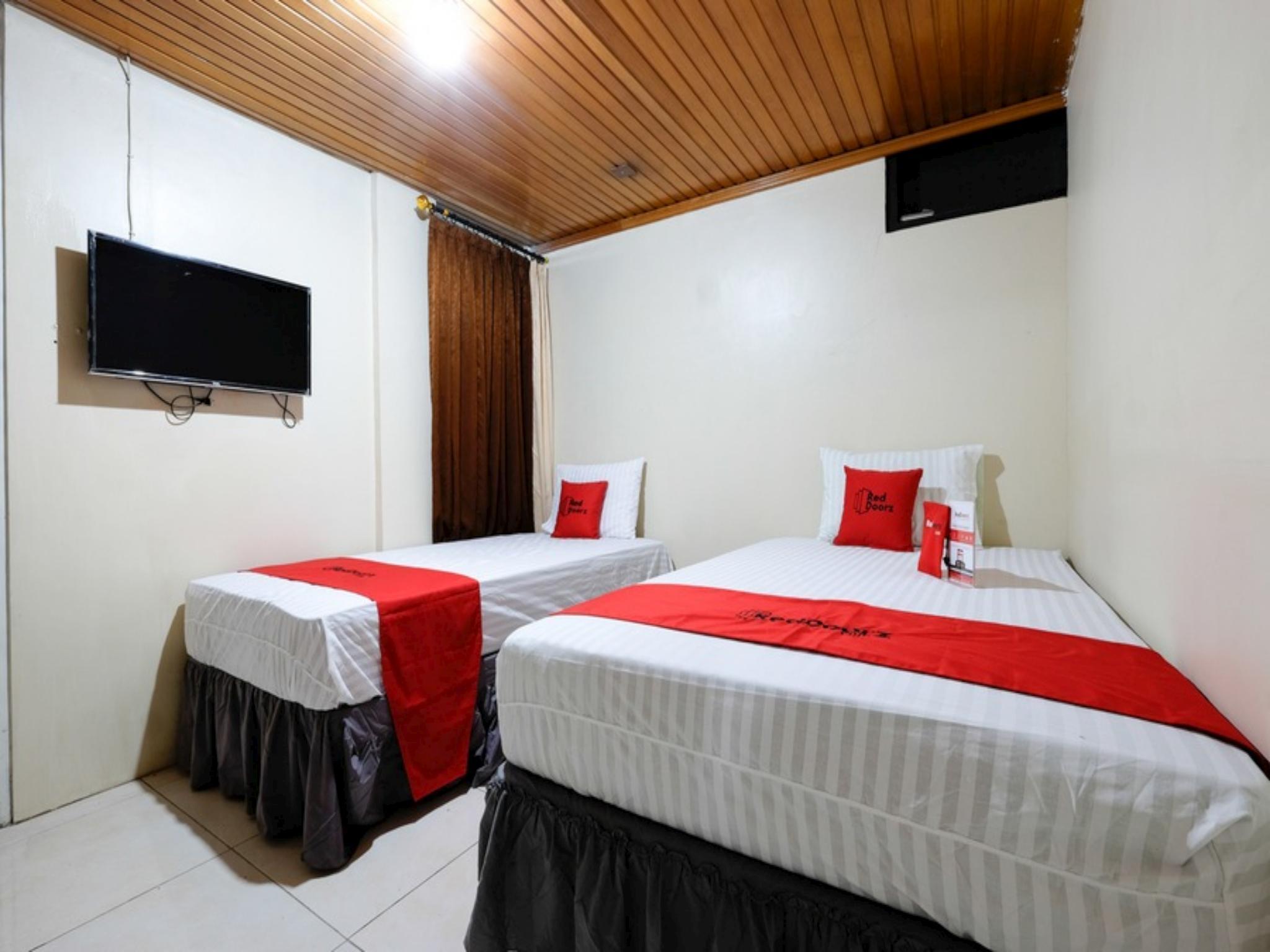 Hotel Reddoorz Near Universitas Diponegoro Semarang Exterior foto