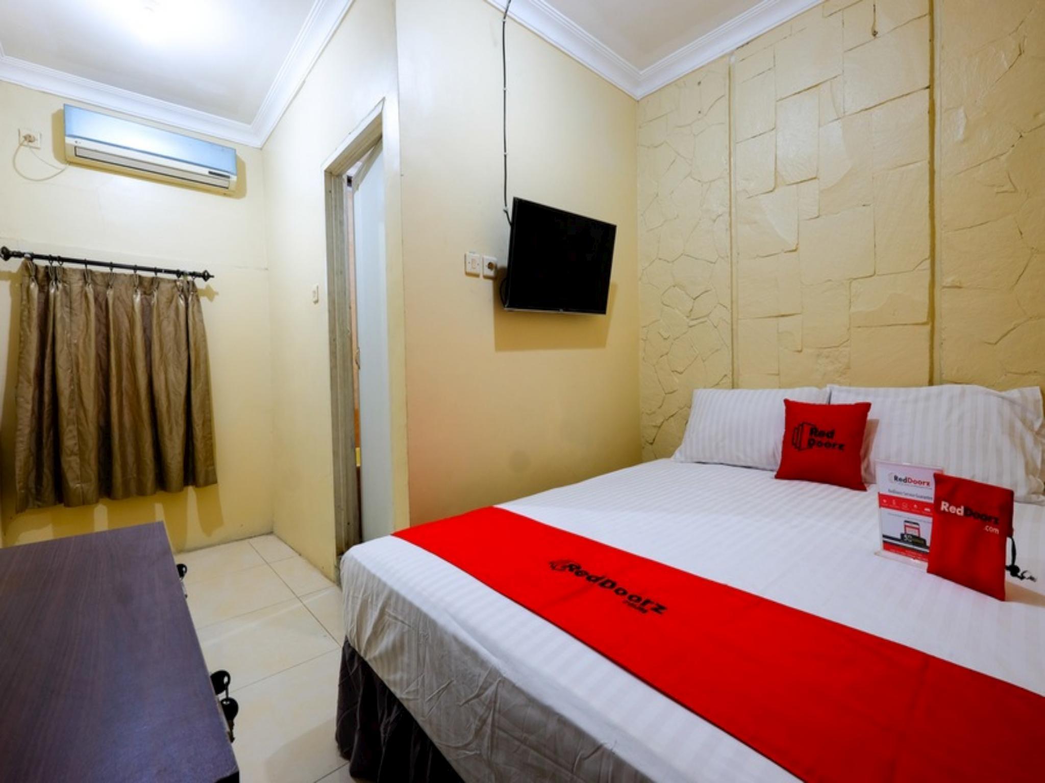 Hotel Reddoorz Near Universitas Diponegoro Semarang Exterior foto