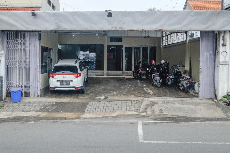 Hotel Reddoorz Near Universitas Diponegoro Semarang Exterior foto