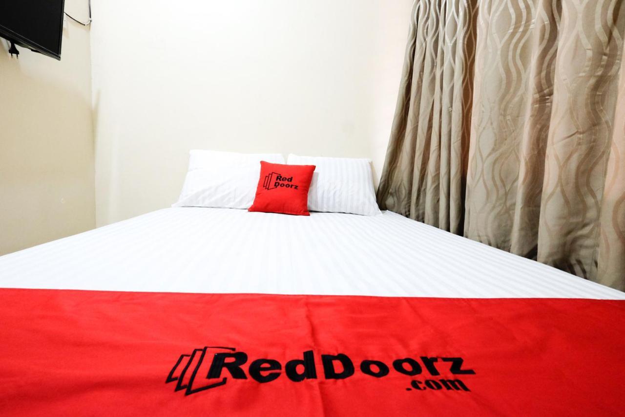 Hotel Reddoorz Near Universitas Diponegoro Semarang Exterior foto