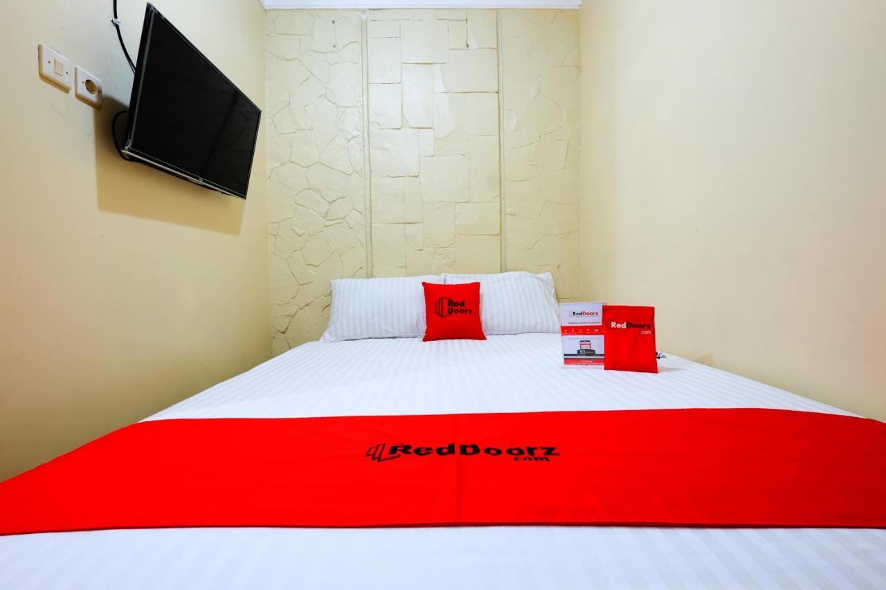 Hotel Reddoorz Near Universitas Diponegoro Semarang Exterior foto